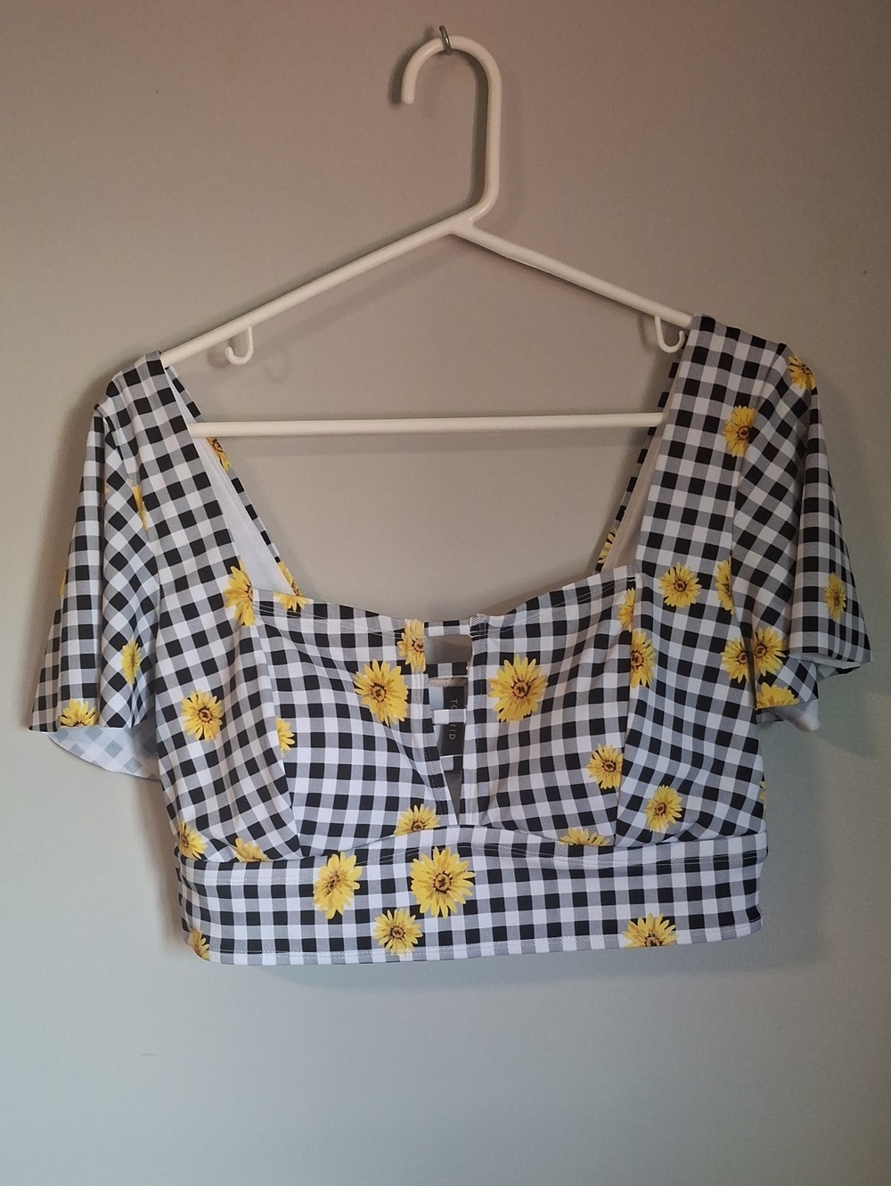 torrid Black & White Gingham Sunflower Tie-Front Crop Top